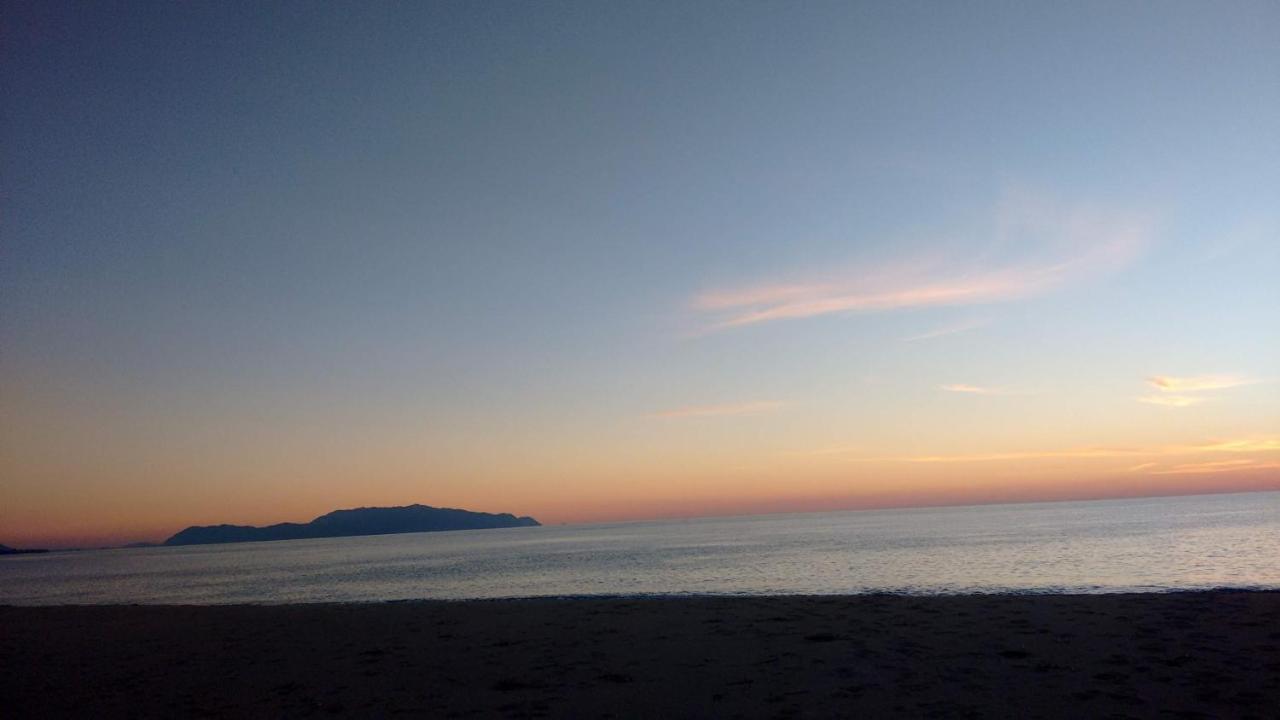 Beach House Into The Green! Preveza Eksteriør billede